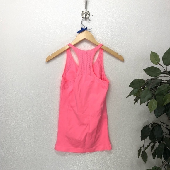 NWT Fabletics Hot Pink Workout Seamless Tank Top - Picture 4 of 5